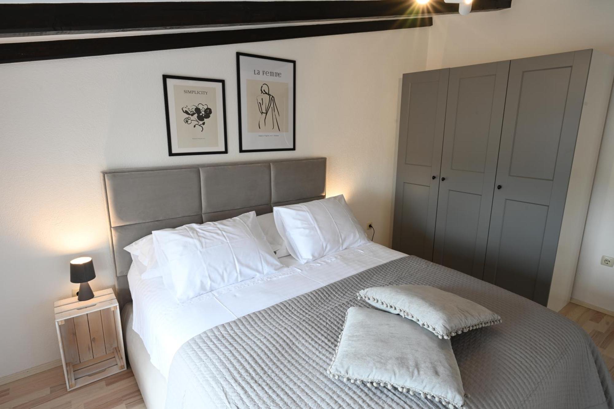 Apartment Kokolo Sea View Hvar ฮวาร์ ภายนอก รูปภาพ