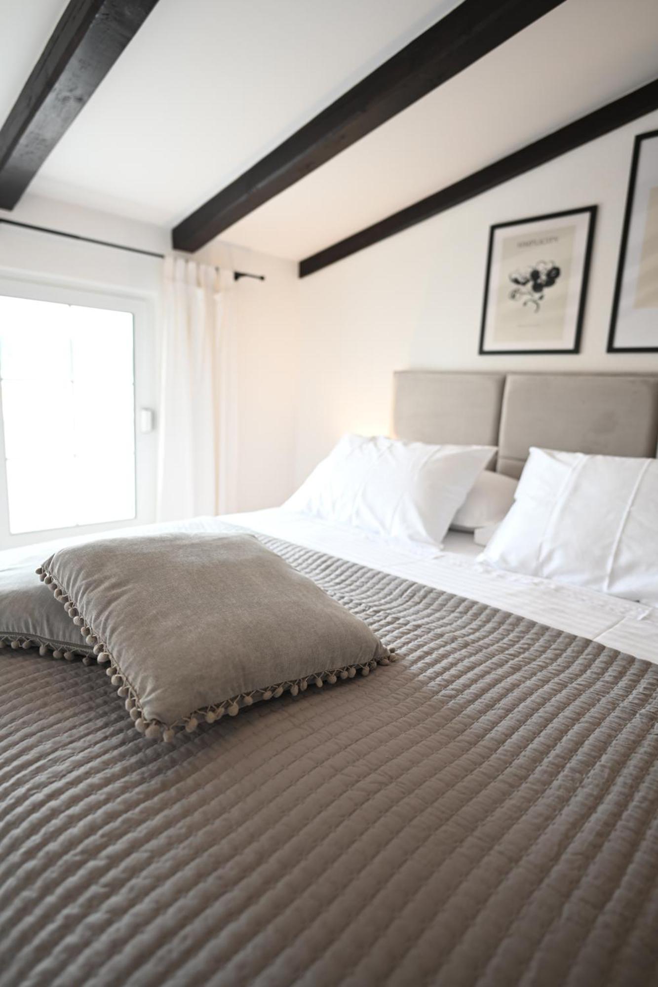 Apartment Kokolo Sea View Hvar ฮวาร์ ภายนอก รูปภาพ